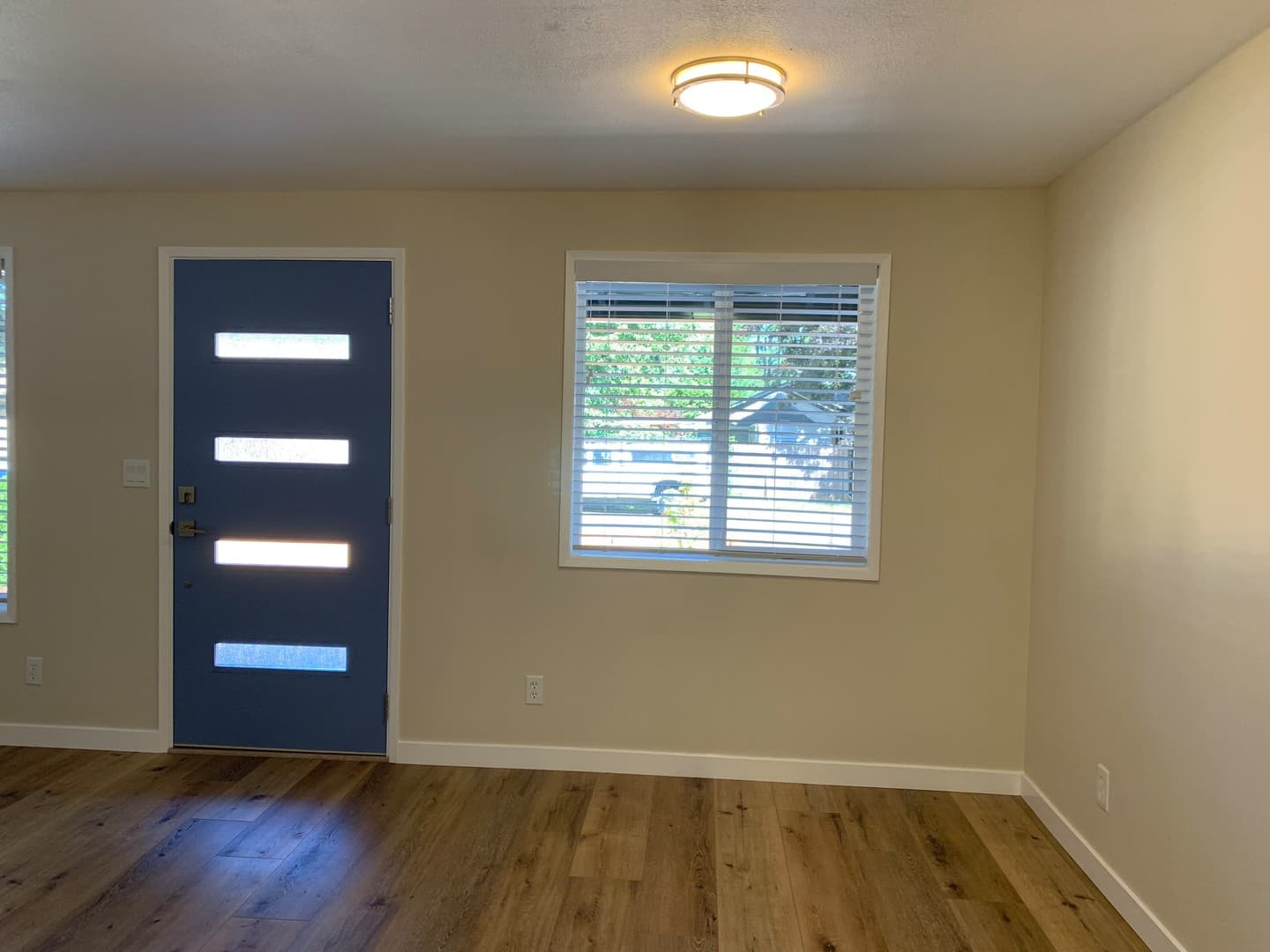 Vancouver Apartment: 1004 & 1006 NE 143rd Ave