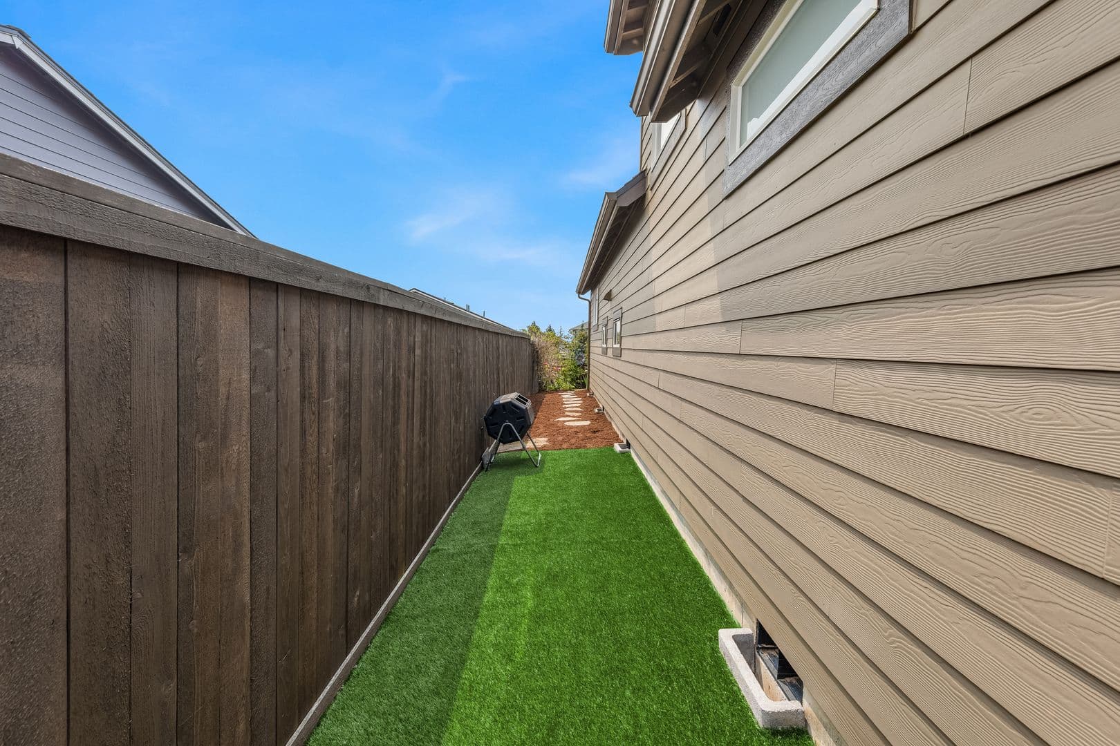 Camas House: 1776 NW Rolling Hills Dr
