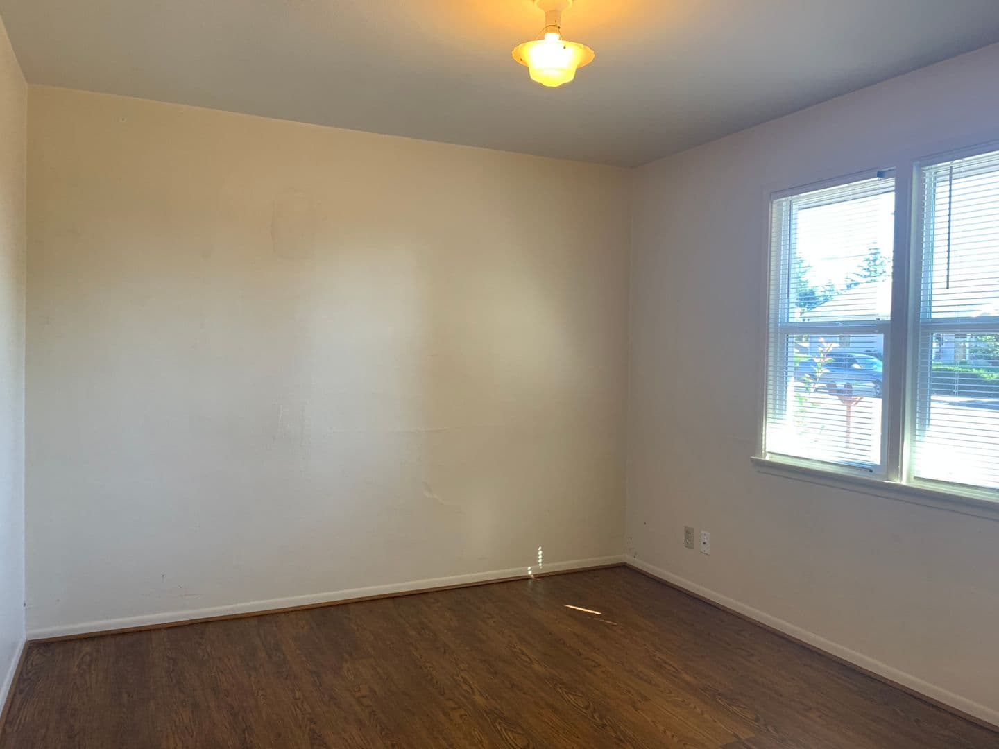 Vancouver Apartment: 3106 & 3108  E McLoughlin Blvd