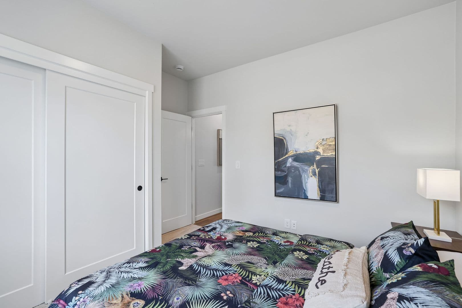 Vancouver Apartment: 6807 NE 15th