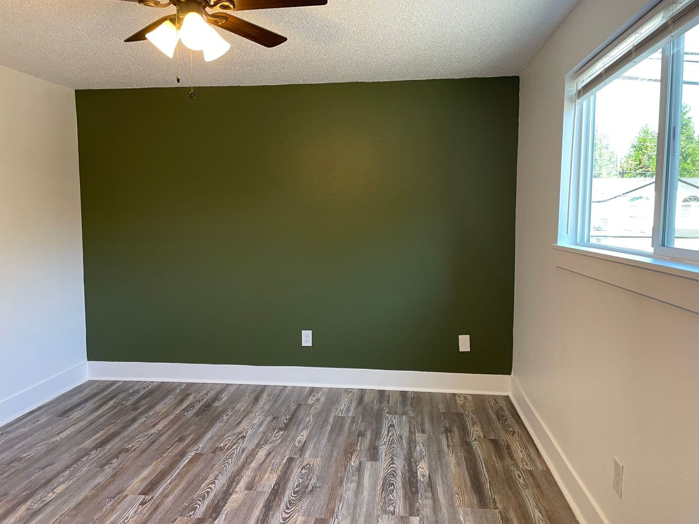 Woodland Apartment: 1712-1722 Lewis River Rd