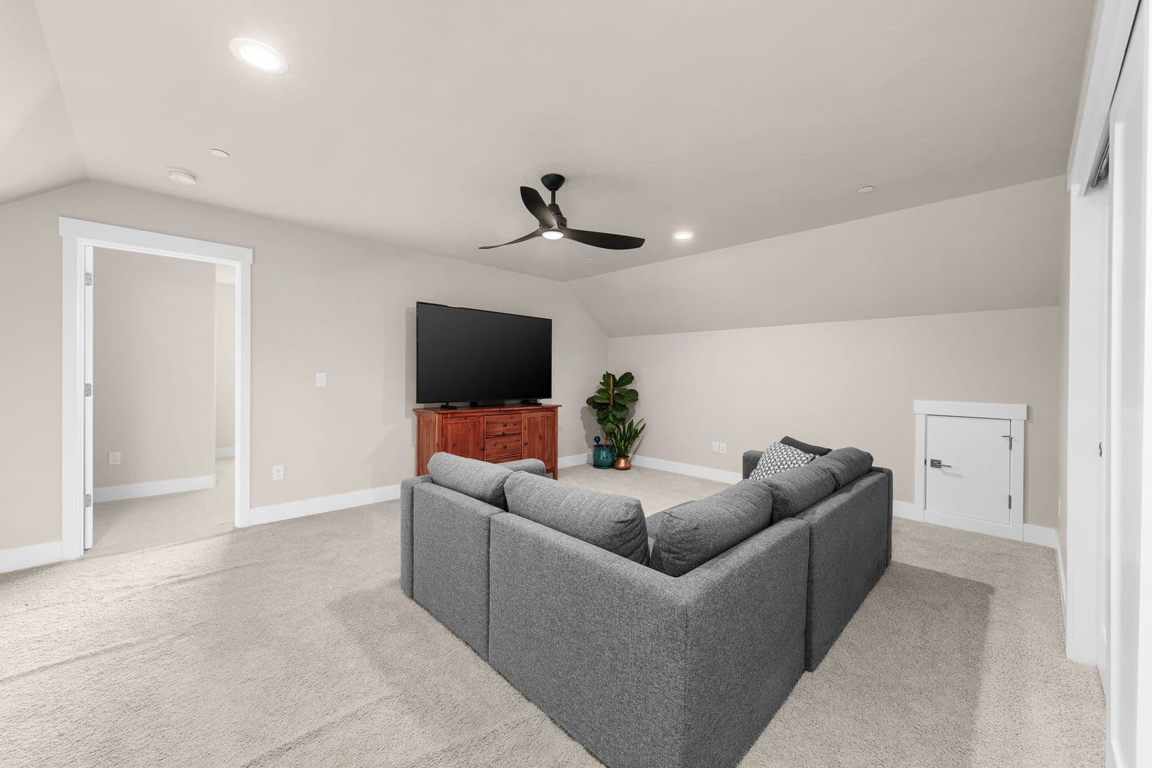 Camas House: 1776 NW Rolling Hills Dr
