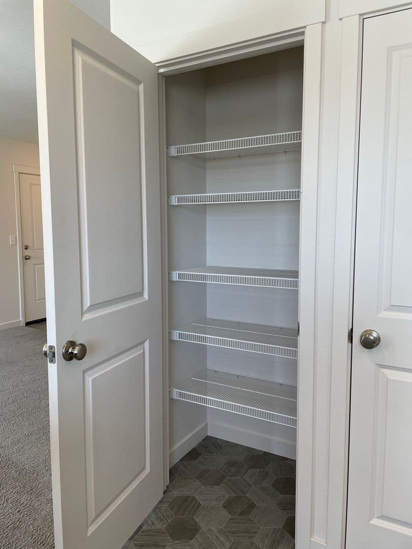 Battle Ground Apartment: 713 SE 2nd St