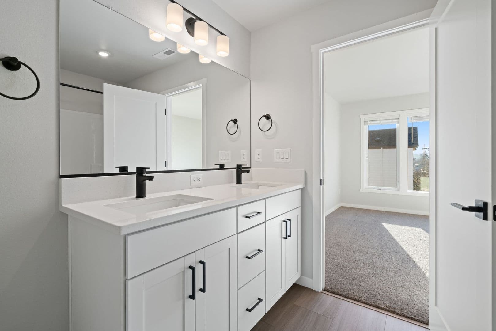 Vancouver Apartment: 3301-3318 NE 47th Ct