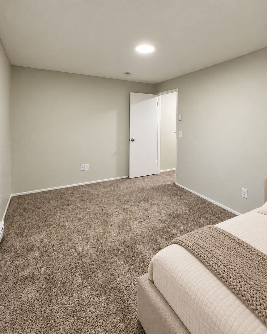 Vancouver Apartment: 1323 E Reserve Street