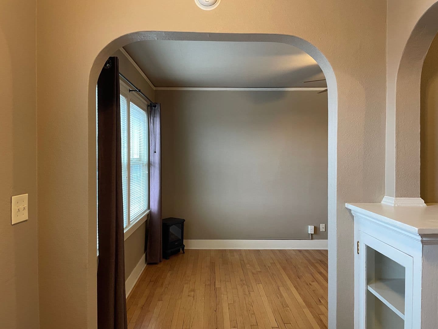 Vancouver Apartment: 511 W Evergreen Blvd
