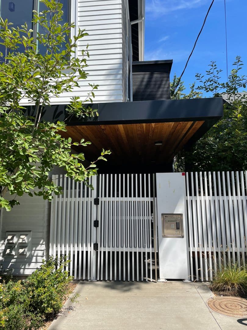 Portland Apartment: 1213 N Alberta Street