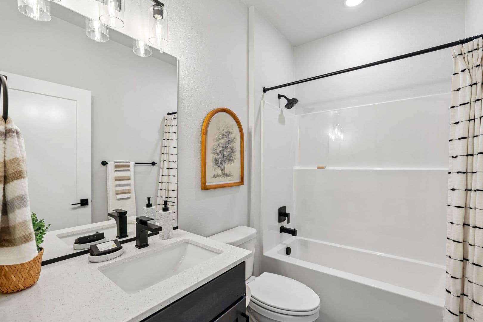 Vancouver Apartment: 6807 NE 15th