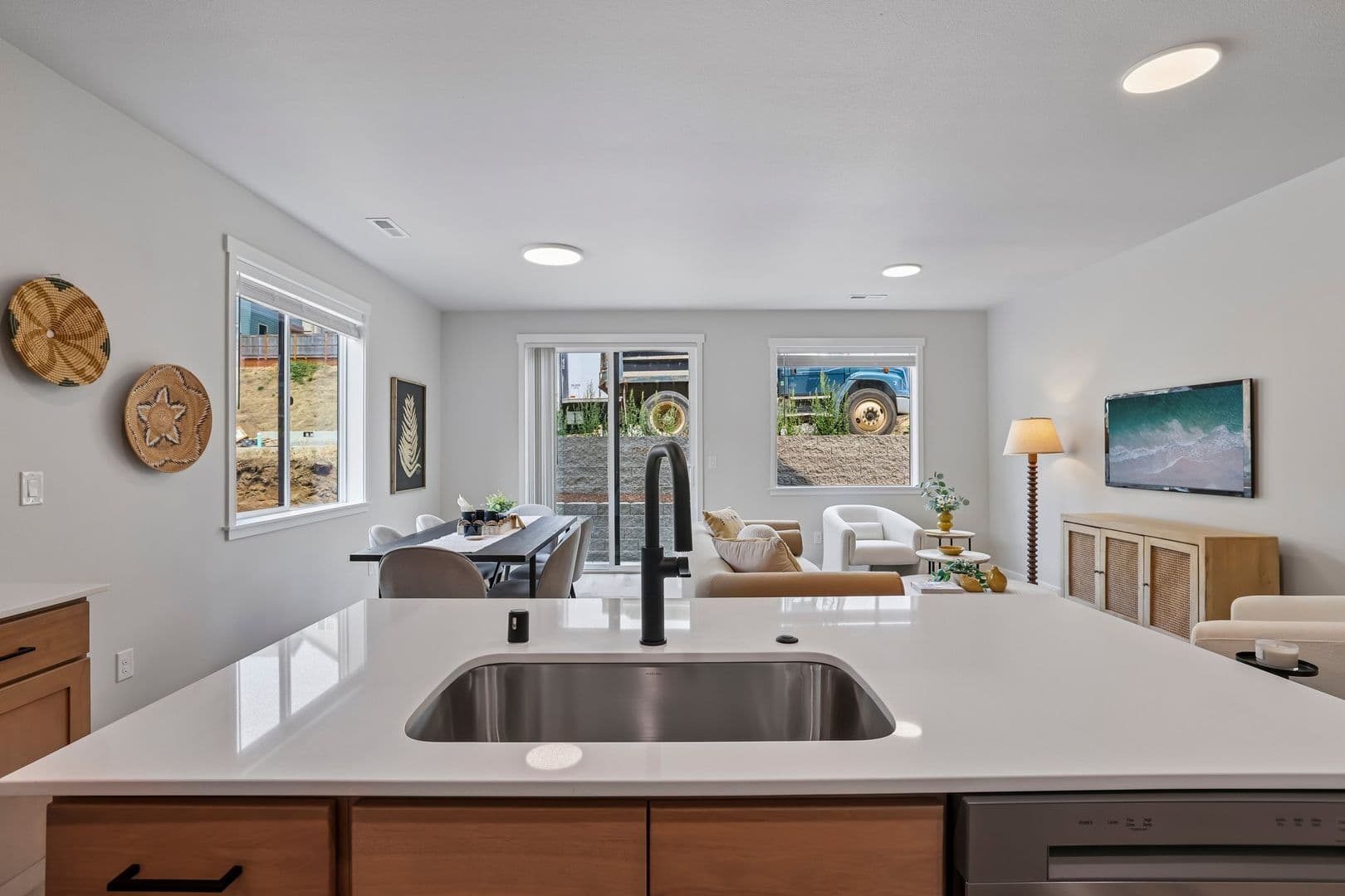 Vancouver Apartment: 6807 NE 15th