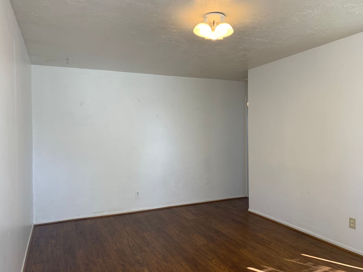 Vancouver Apartment: 3106 & 3108  E McLoughlin Blvd