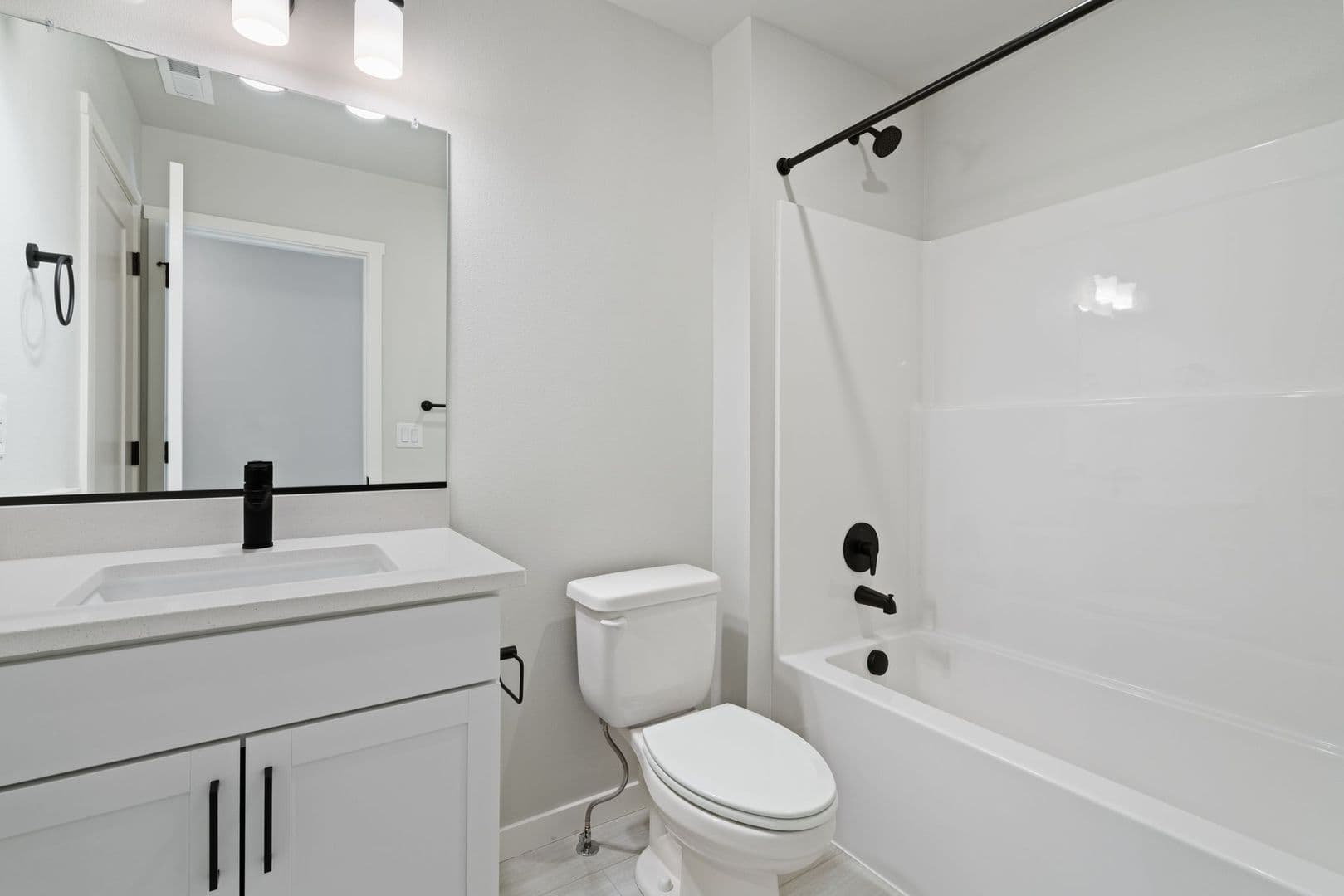Vancouver Apartment: 3301-3318 NE 47th Ct