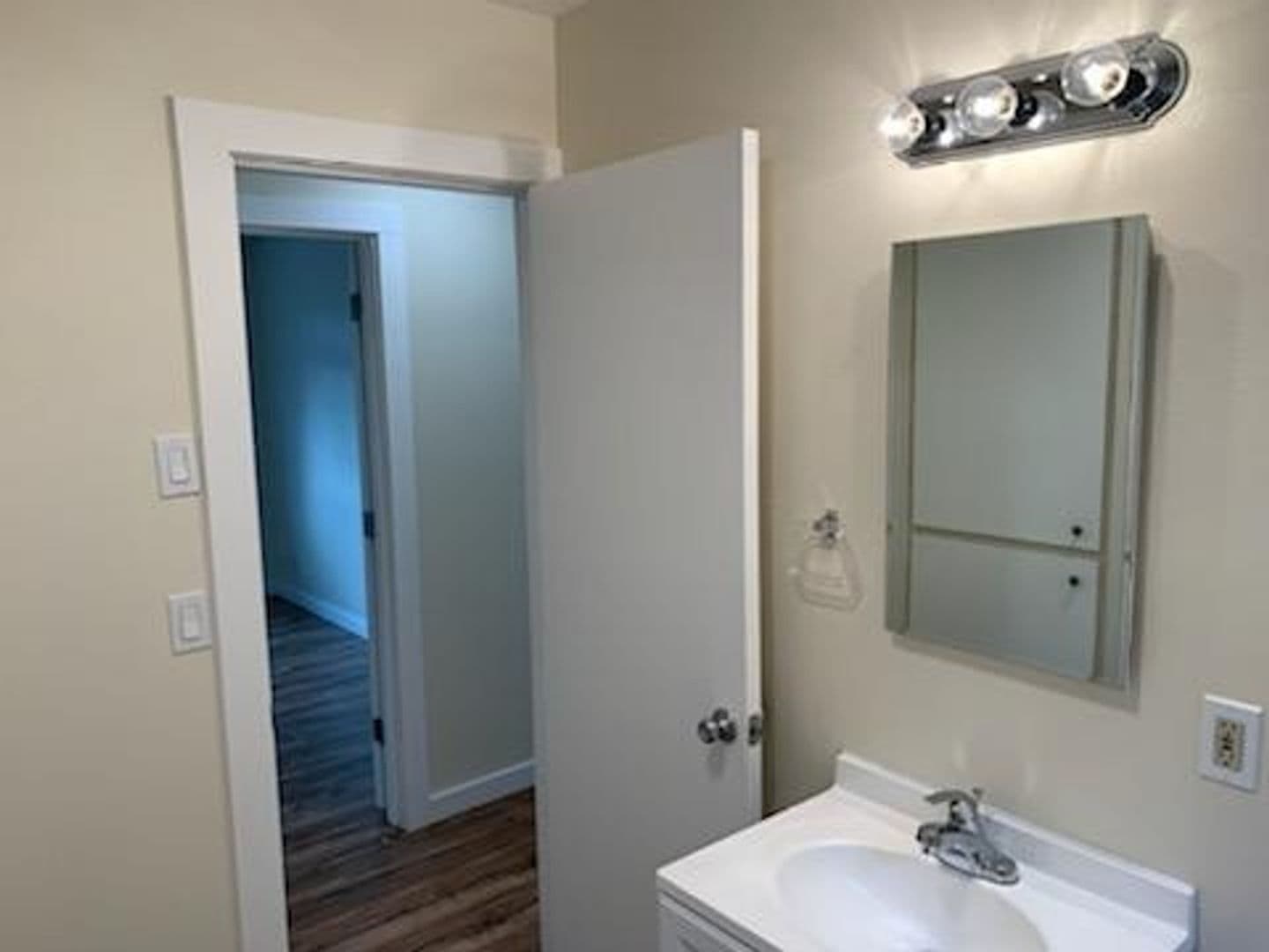 Vancouver Apartment: 2402-2452 E 8th Street
