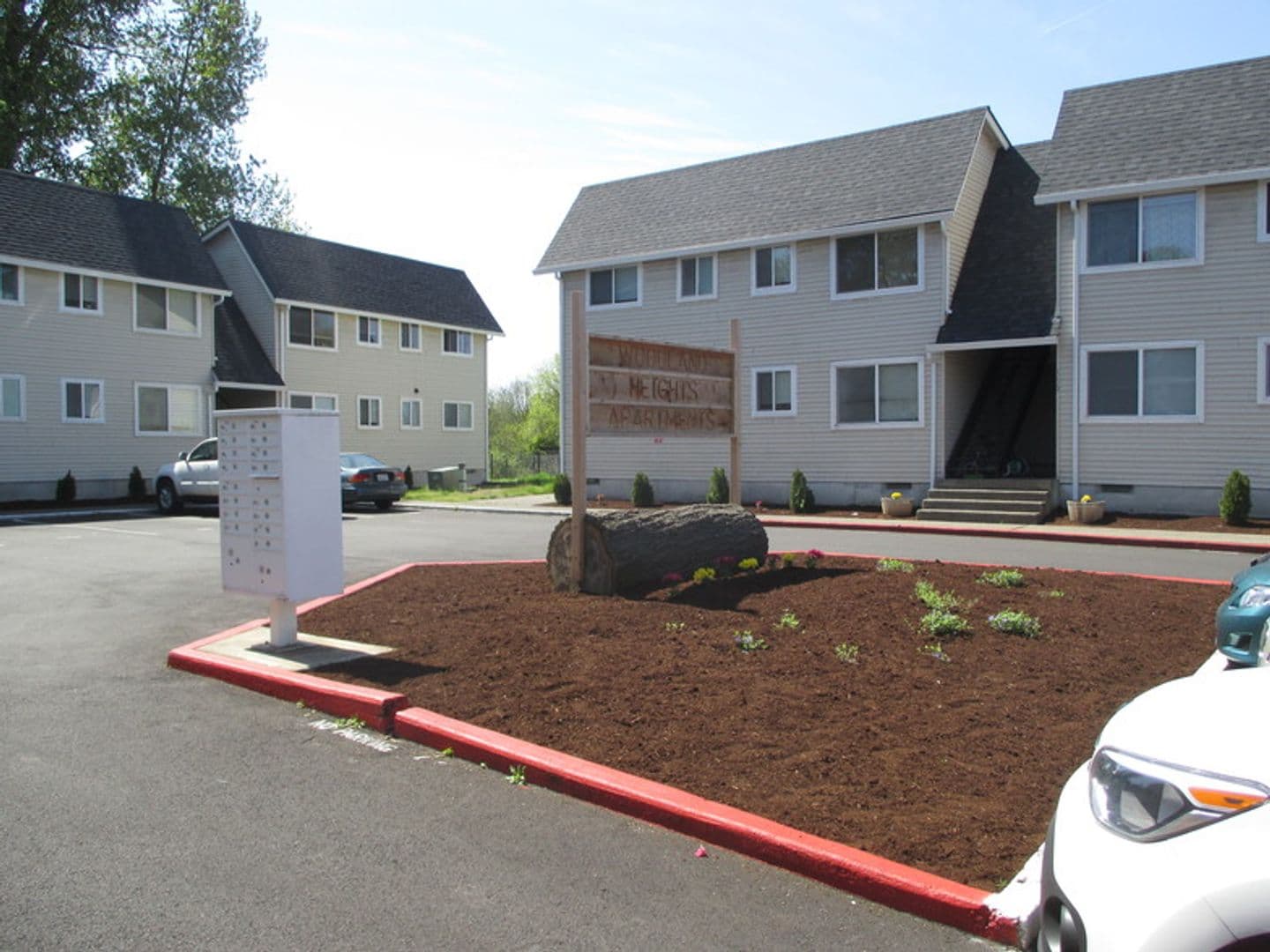 Woodland Apartment: 1712-1722 Lewis River Rd