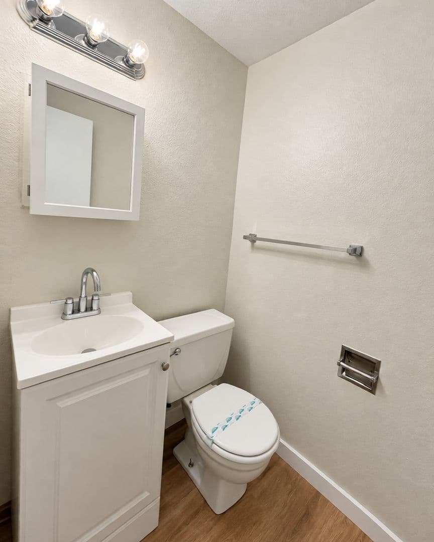 Vancouver Apartment: 1323 E Reserve Street