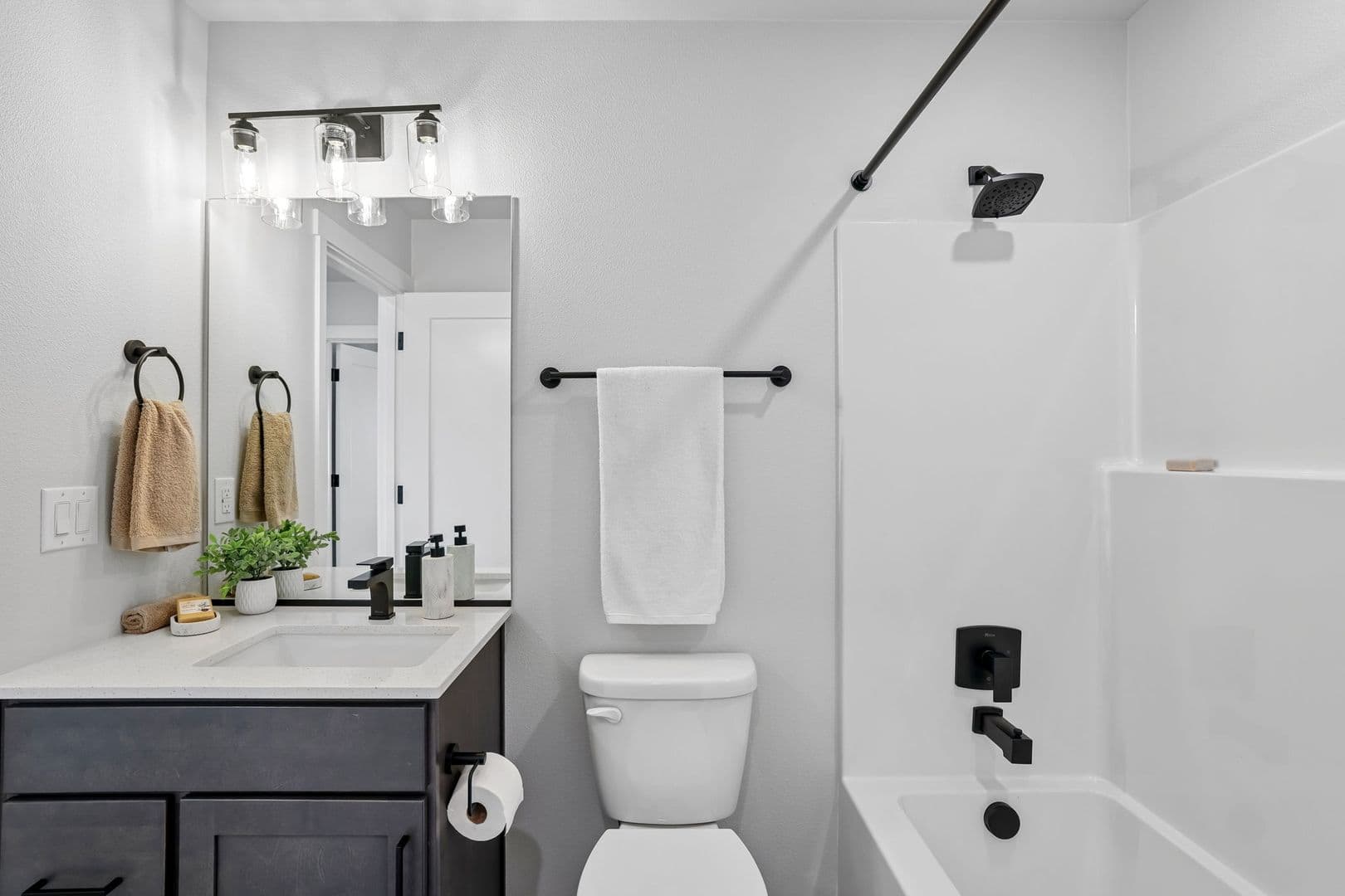 Vancouver Apartment: 6807 NE 15th