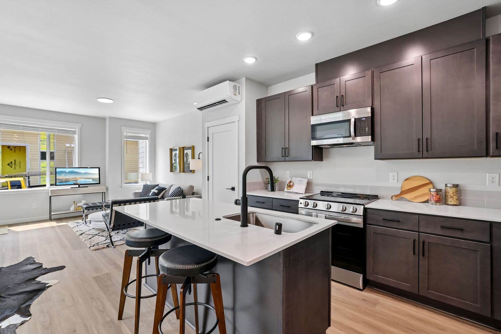 Vancouver Apartment: 6807 NE 15th