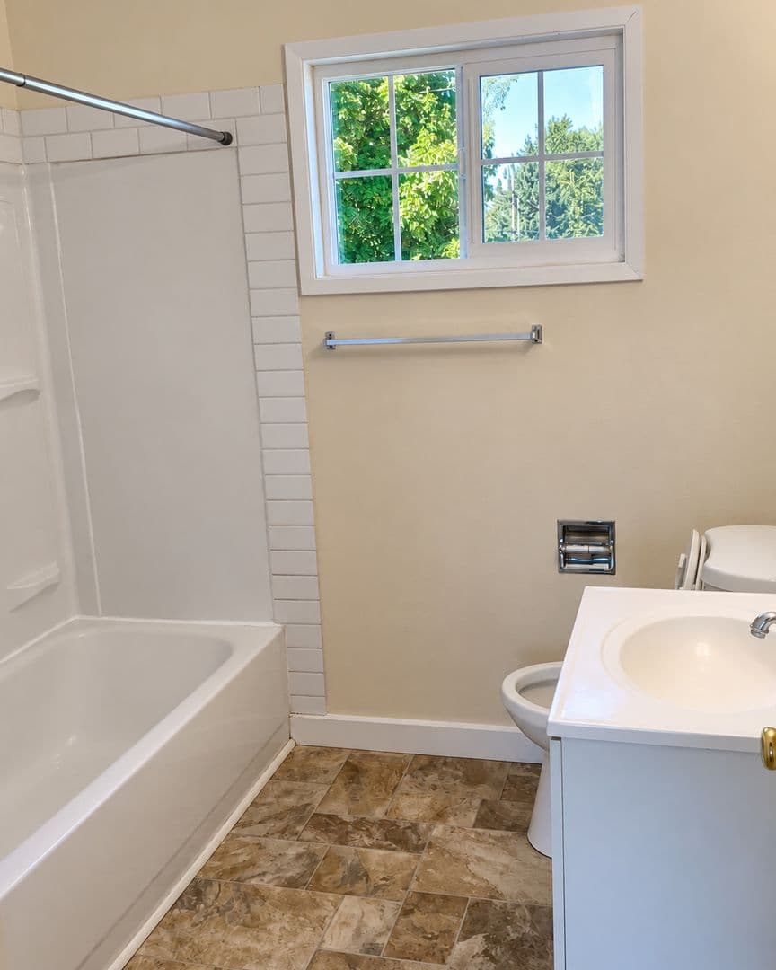 Vancouver Apartment: 2402-2452 E 8th Street