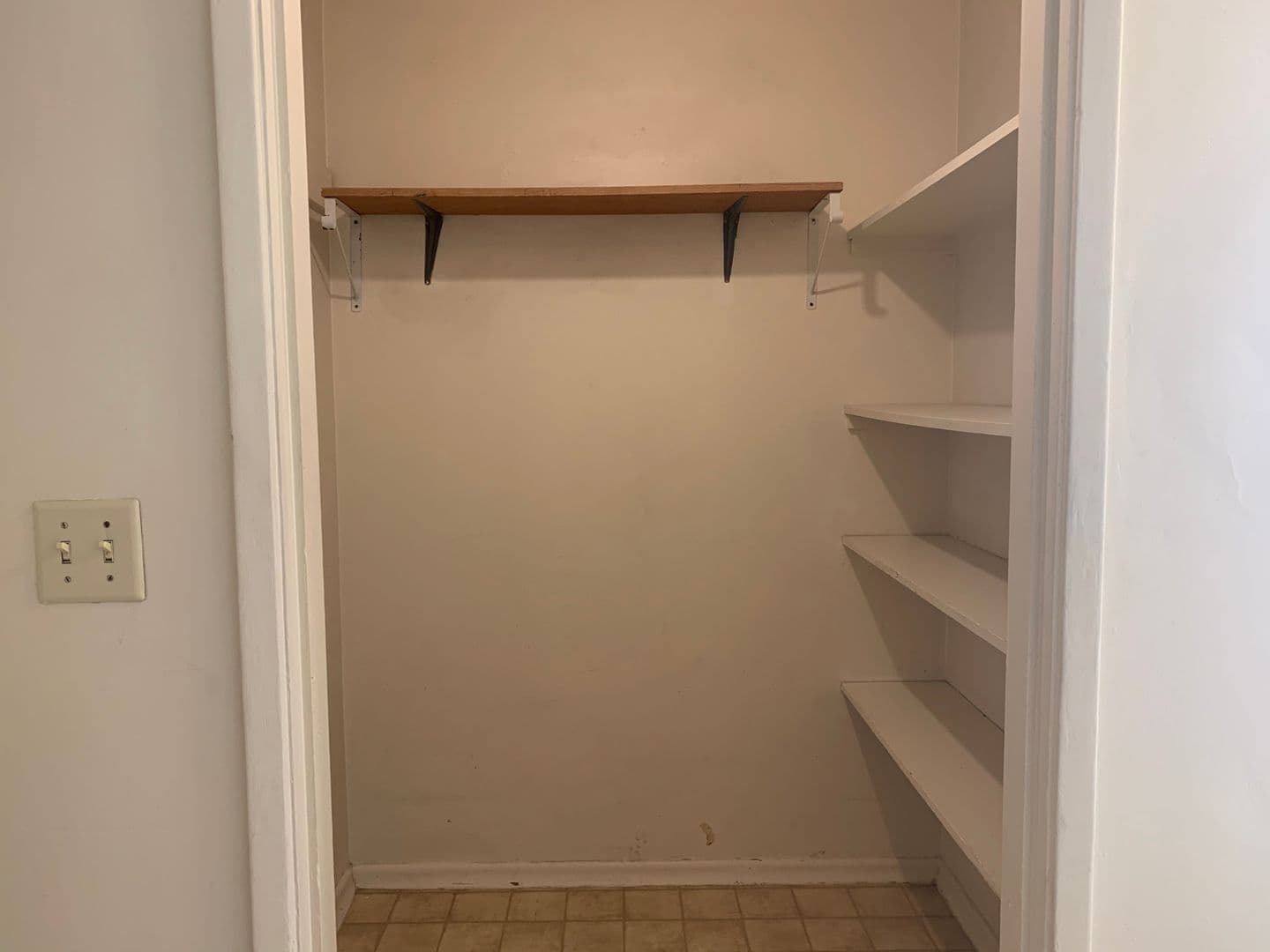Vancouver Apartment: 3106 & 3108  E McLoughlin Blvd