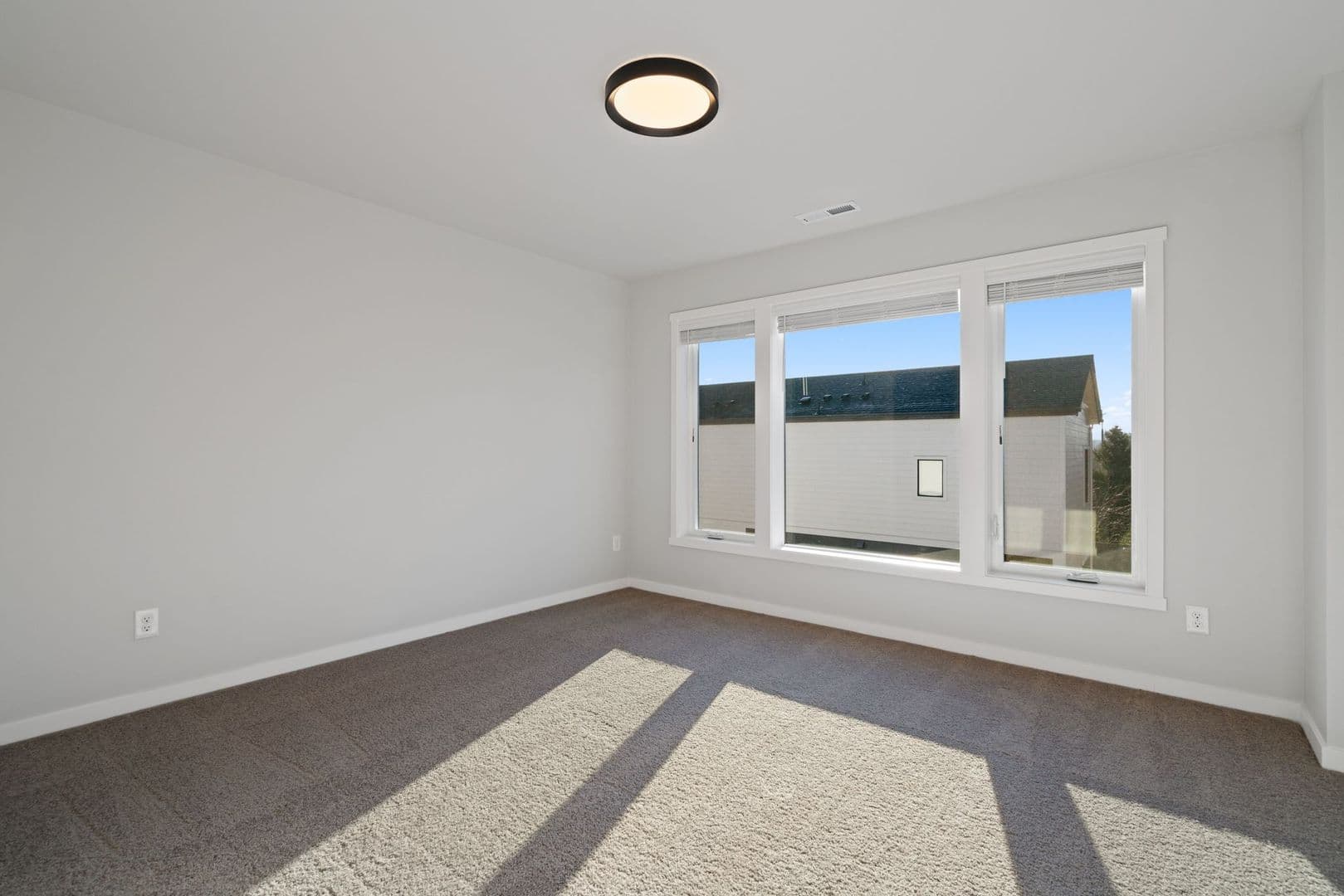Vancouver Apartment: 3301-3318 NE 47th Ct