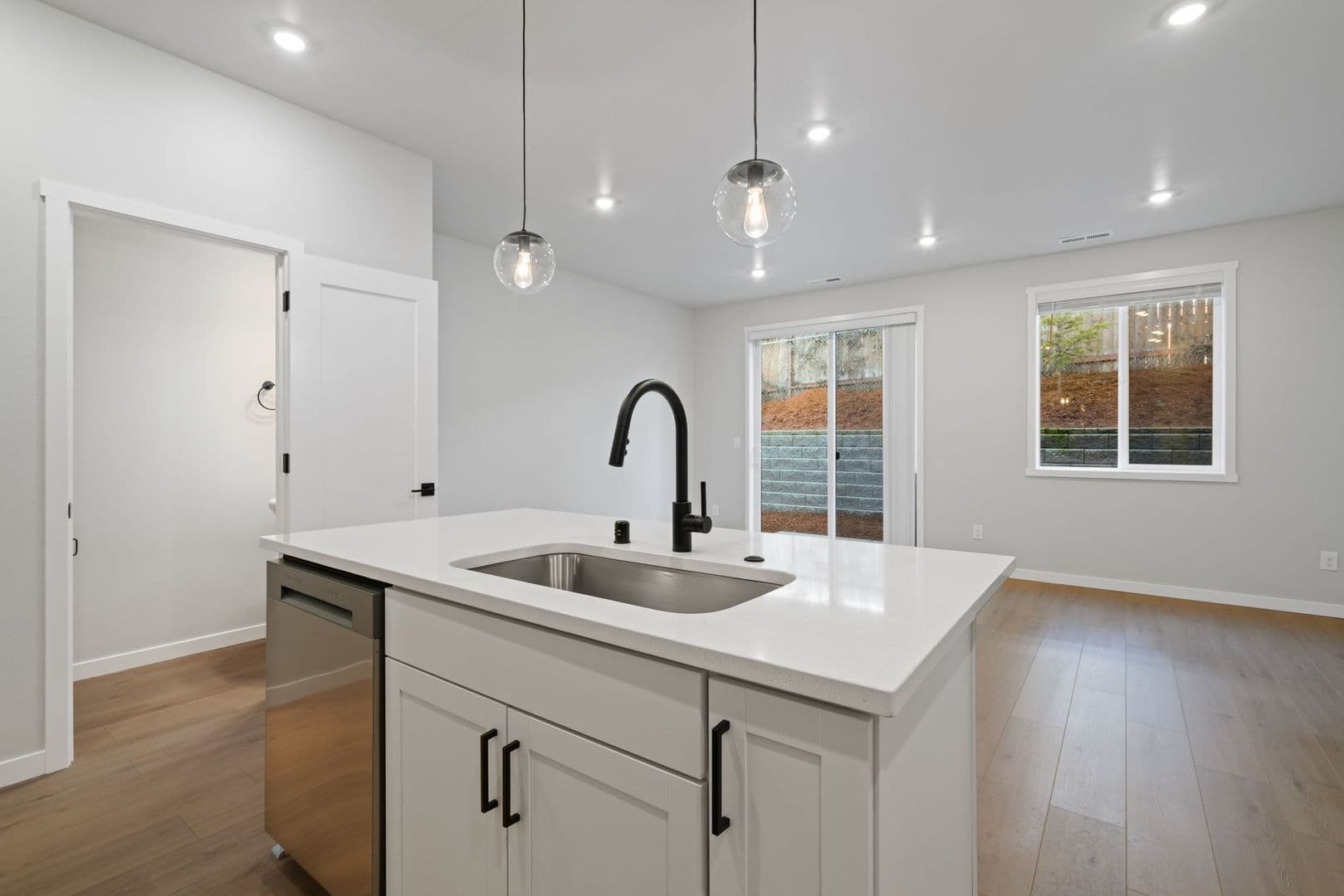 Vancouver Apartment: 3301-3318 NE 47th Ct