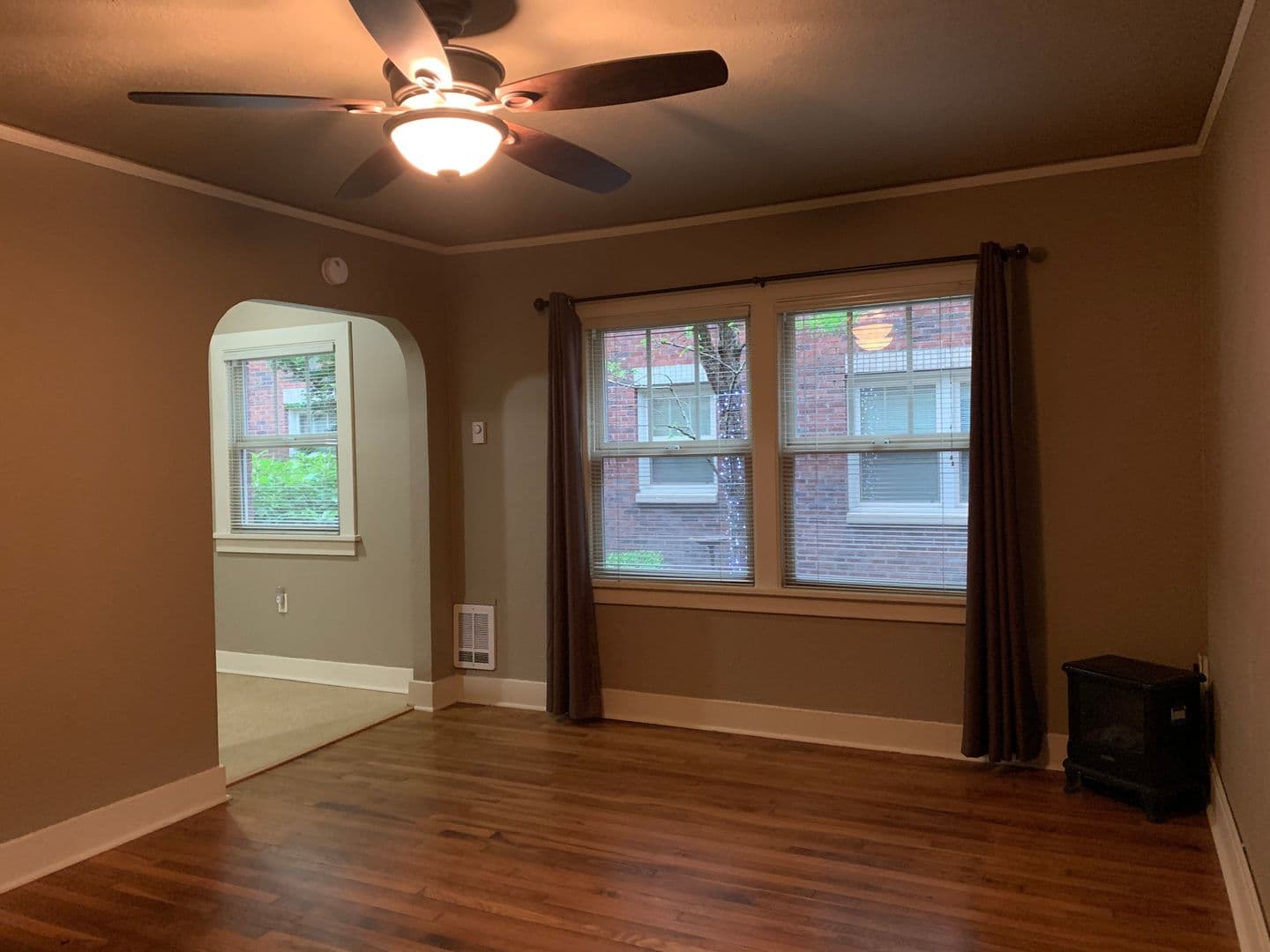 Vancouver Apartment: 511 W Evergreen Blvd