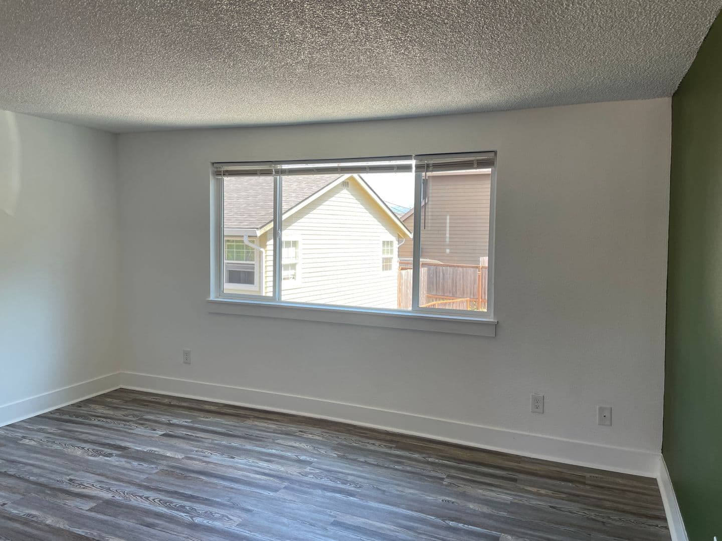 Woodland Apartment: 1712-1722 Lewis River Rd