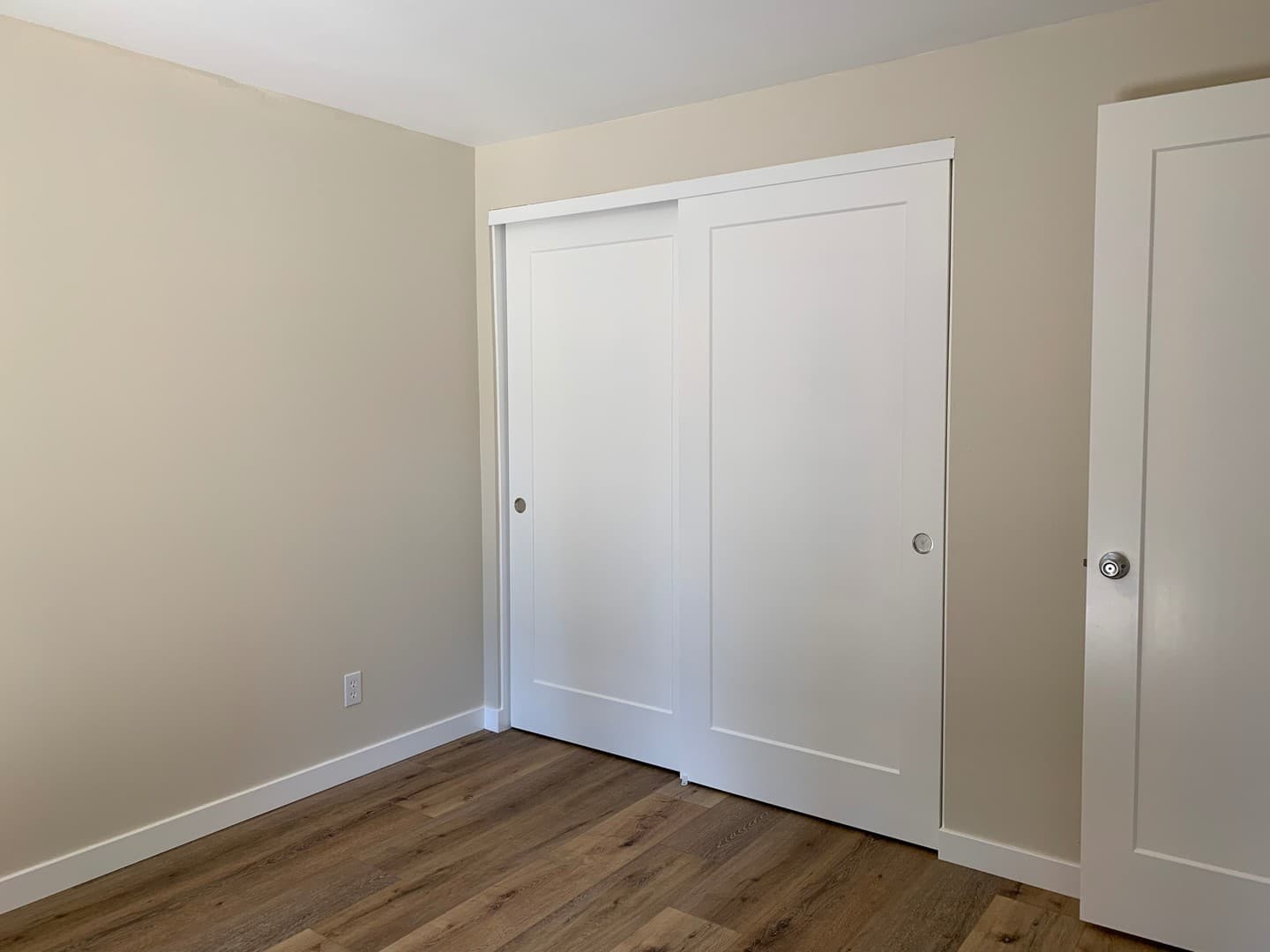 Vancouver Apartment: 1004 & 1006 NE 143rd Ave