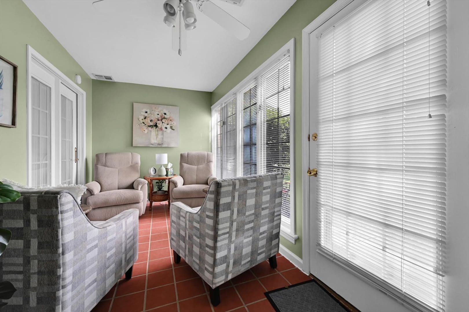 Lancaster House: 246 Black Oak Drive