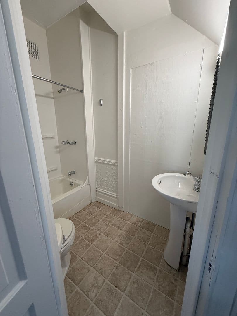 Lancaster Apartment: 538 W Orange St