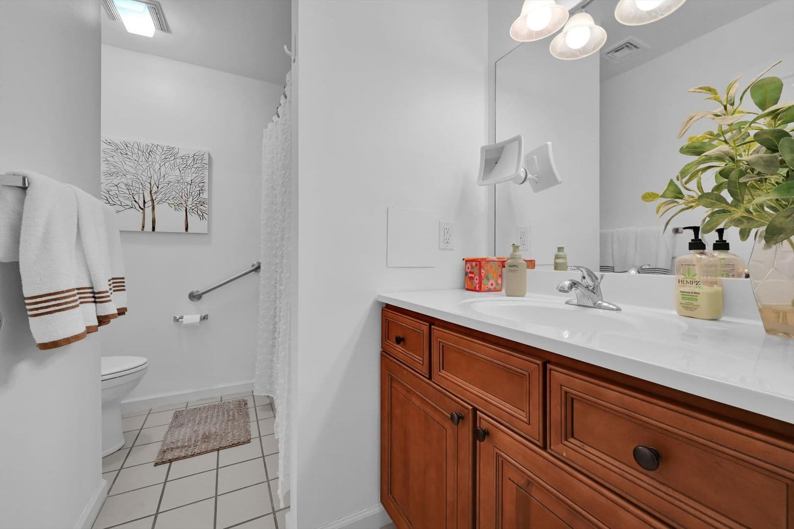 Lancaster House: 246 Black Oak Drive