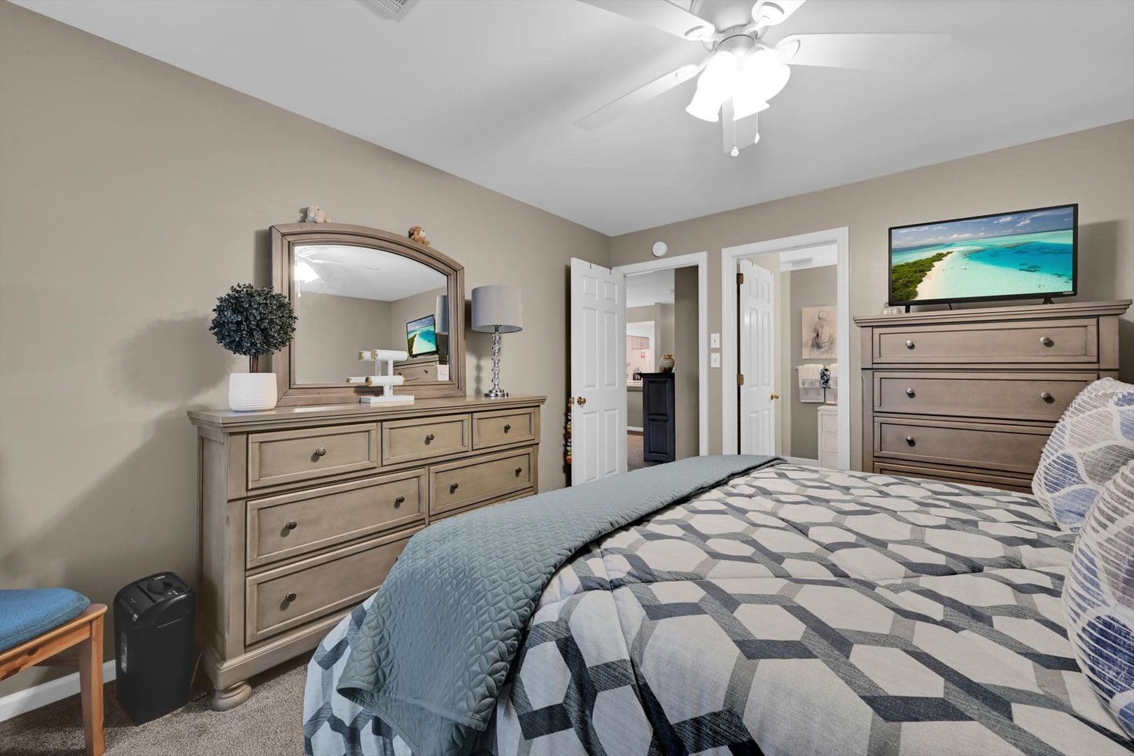 Lancaster House: 246 Black Oak Drive