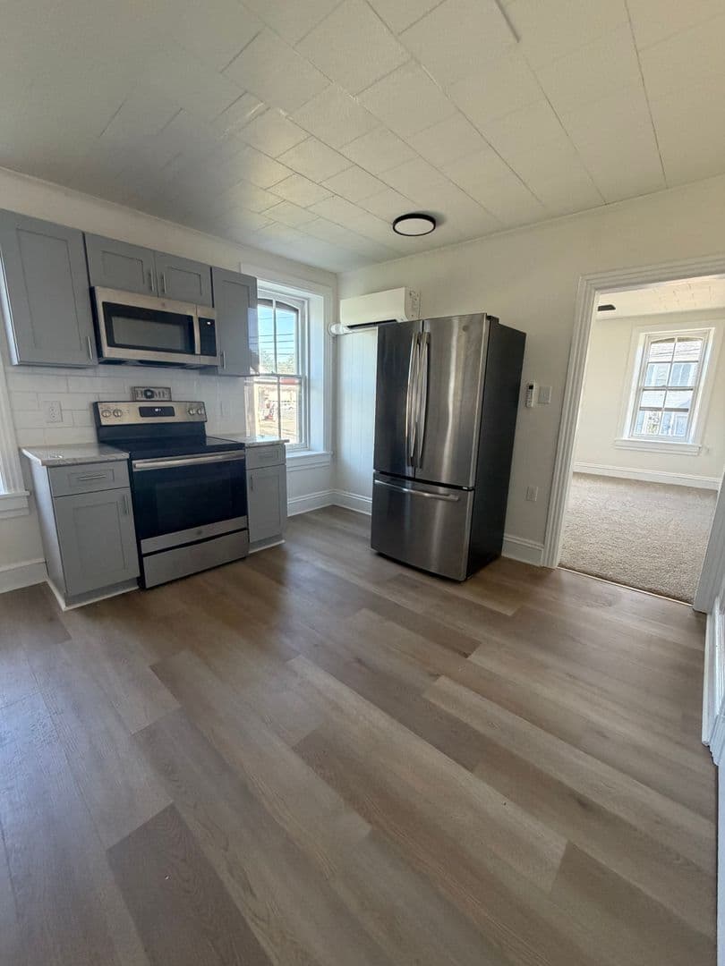 Millersville Apartment: 13 Manor Avenue