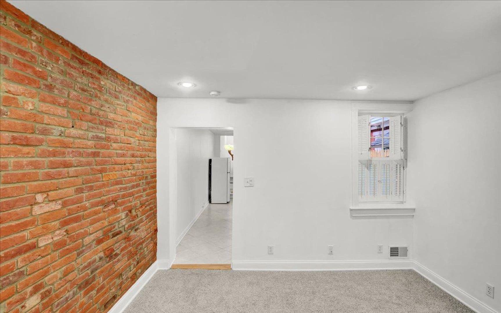 Lancaster House: 249 W. Walnut St