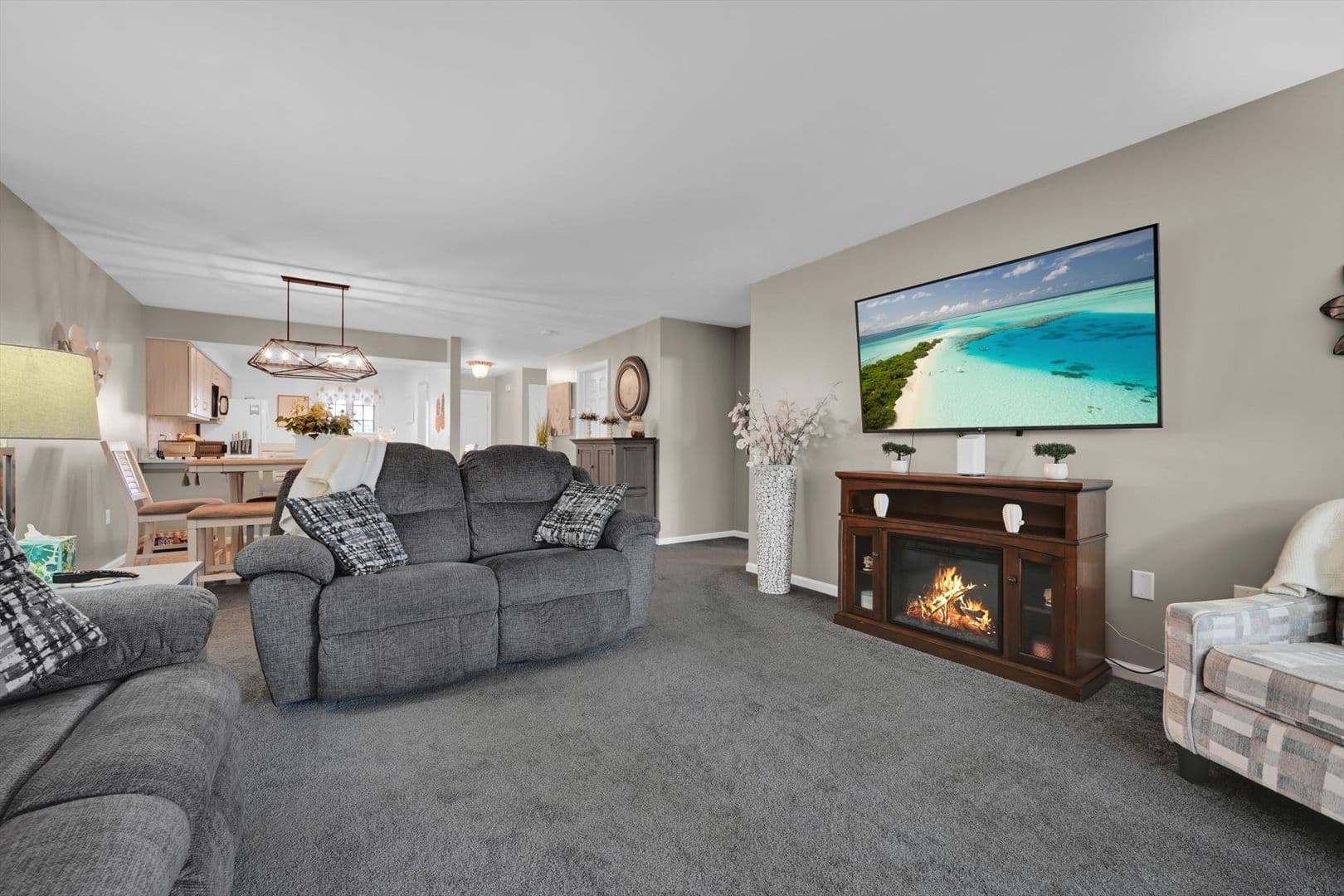 Lancaster House: 246 Black Oak Drive