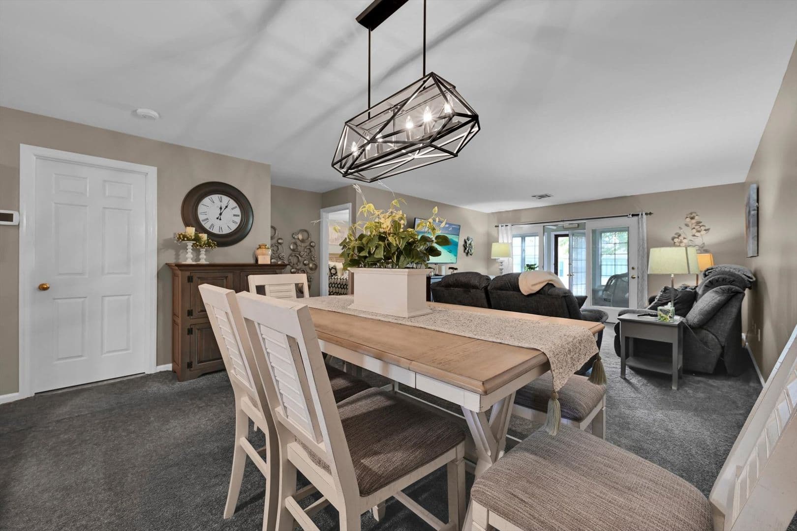 Lancaster House: 246 Black Oak Drive