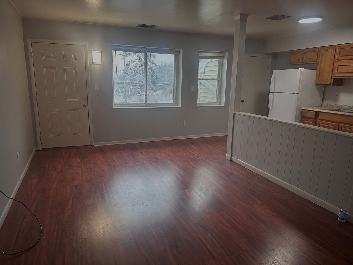 Manchester Apartment: 454 Maple St.