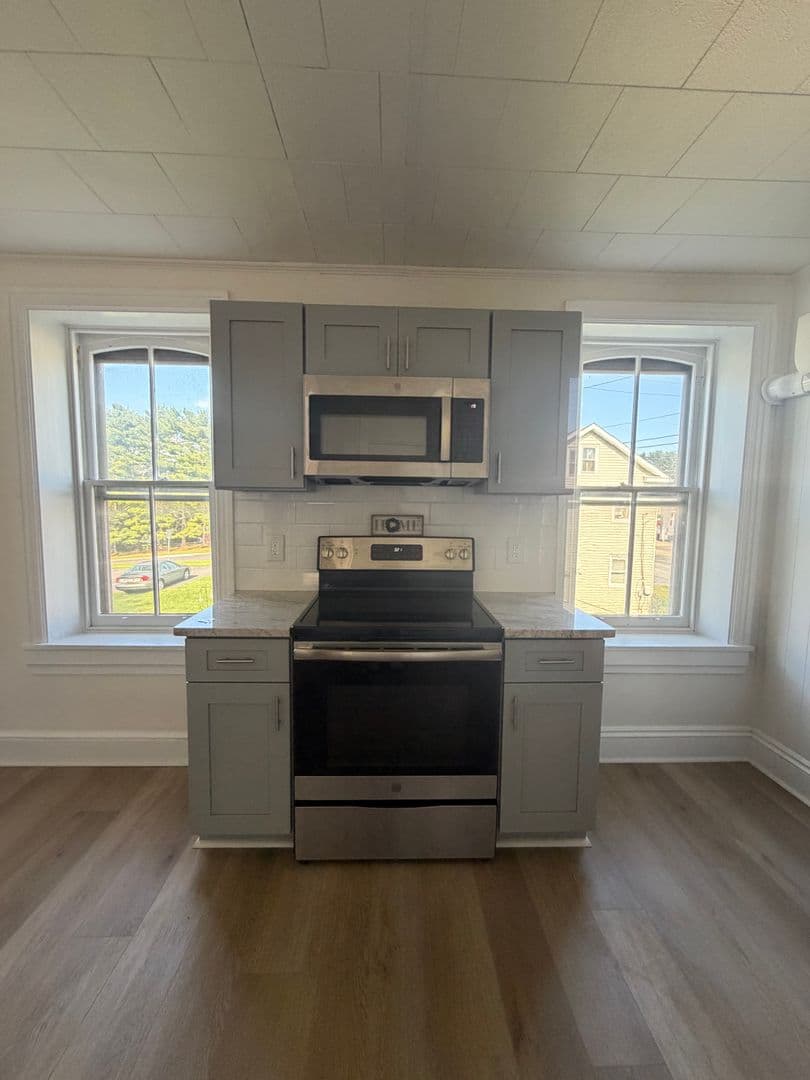 Millersville Apartment: 13 Manor Avenue