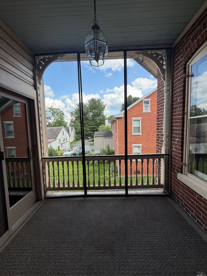 Lancaster House: 2115 Marietta Ave