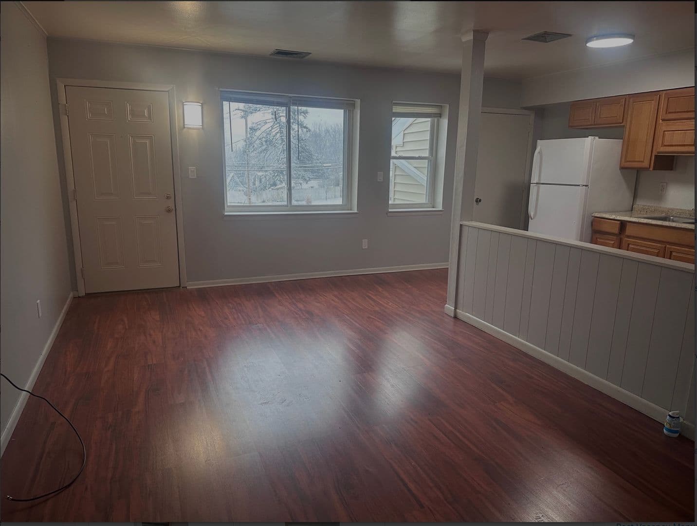 Manchester Apartment: 454 Maple St.