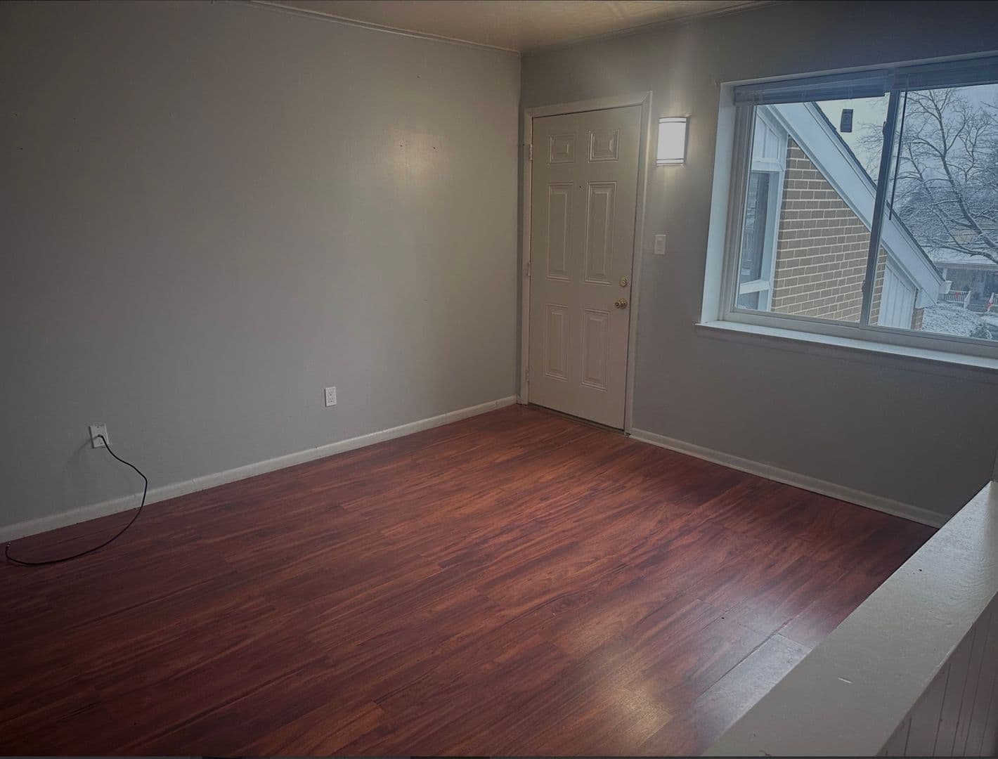 Manchester Apartment: 454 Maple St.