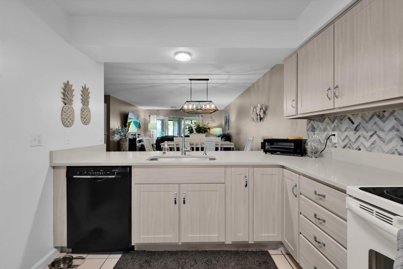 Lancaster House: 246 Black Oak Drive