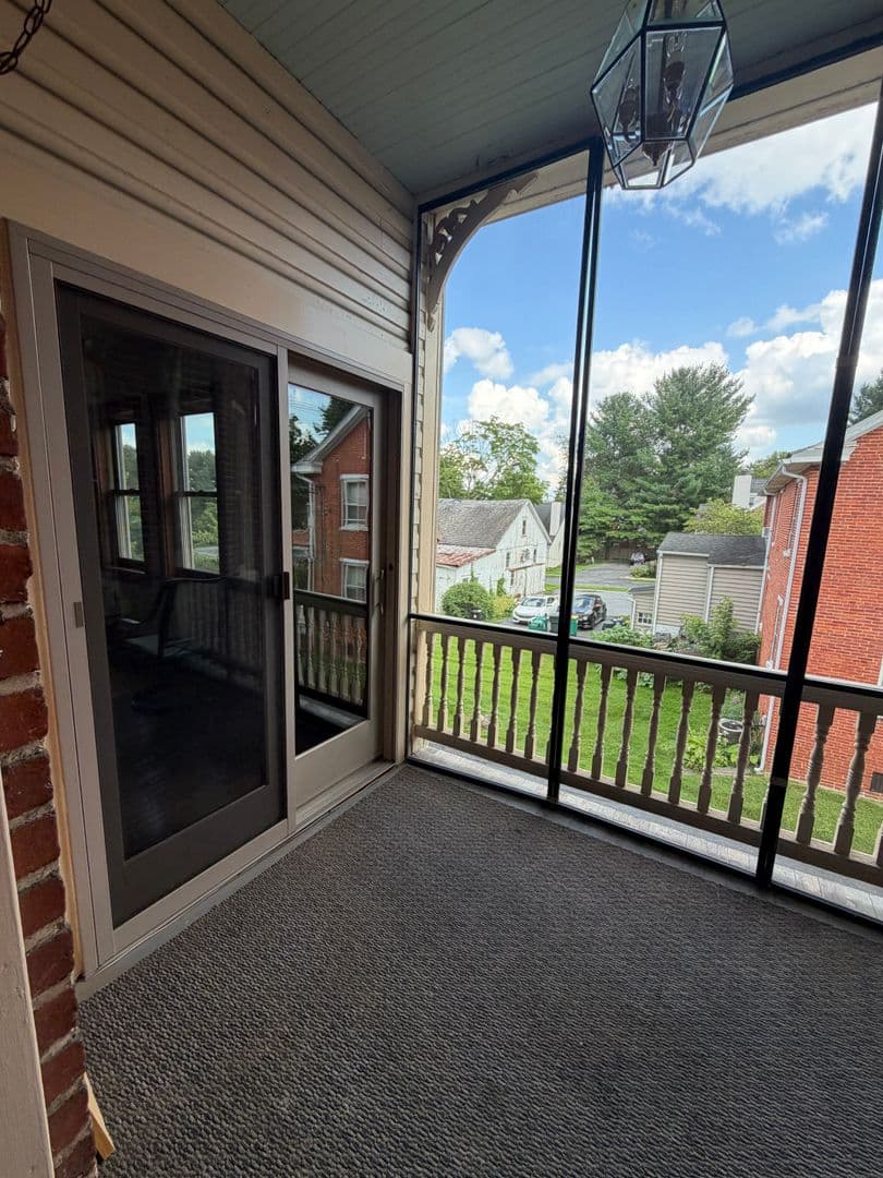 Lancaster House: 2115 Marietta Ave