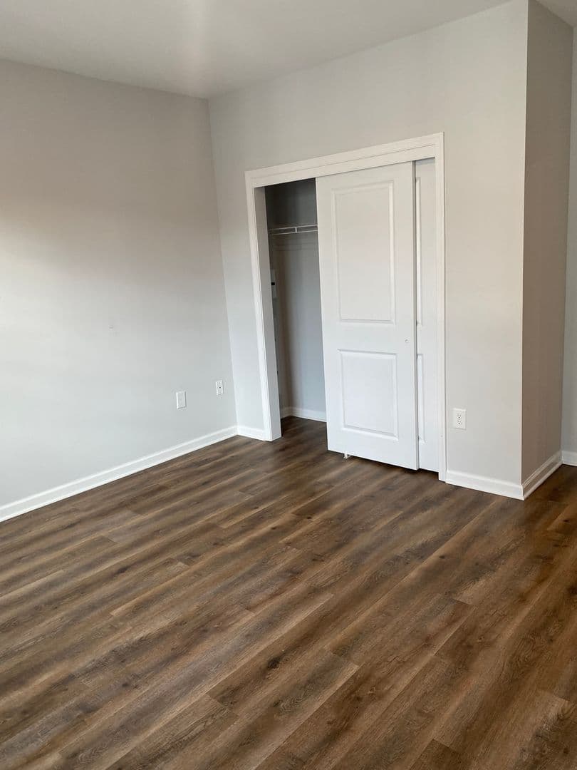 Elizabeth Apartment: 78 Murray Street