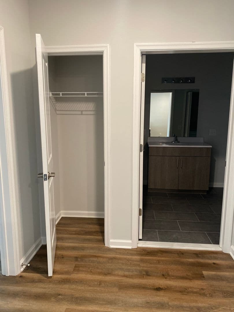 Elizabeth Apartment: 78 Murray Street