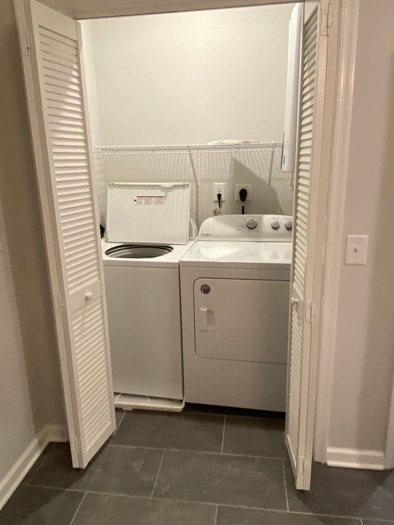 Elizabeth Apartment: 78 Murray Street