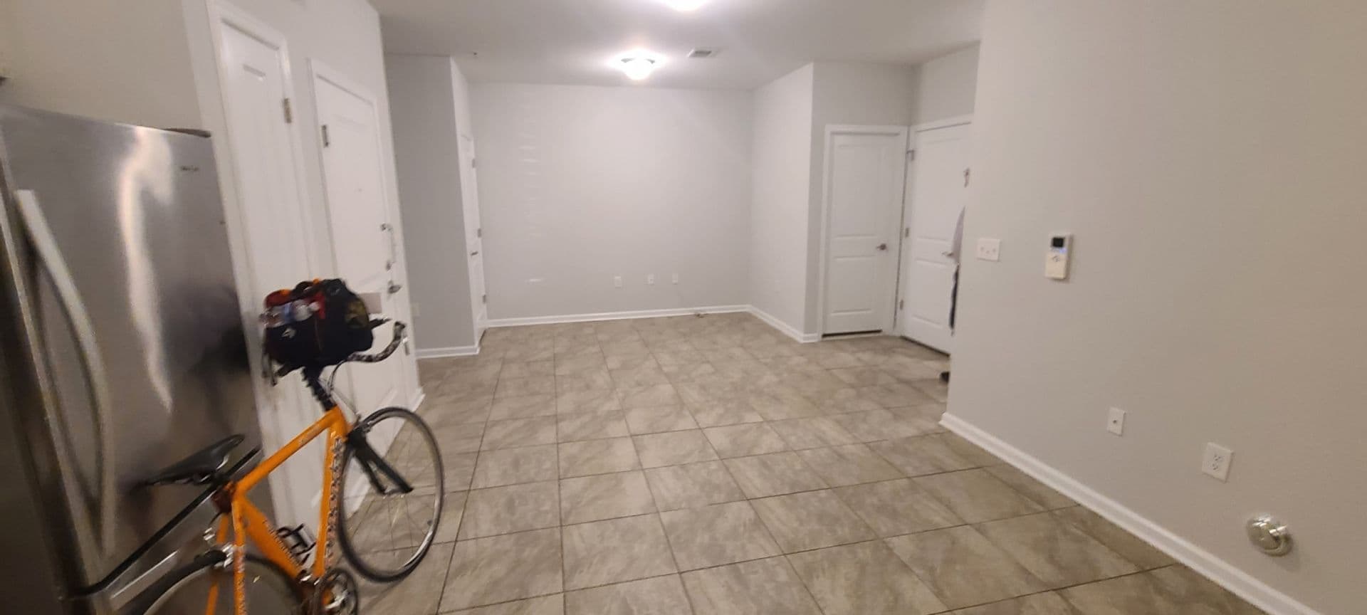 Elizabeth Apartment: 406 Westminster Avenue