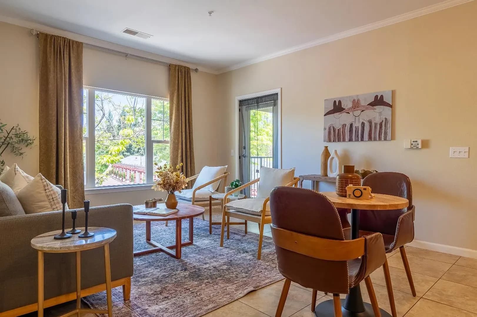 Davis Condo: 1818 Moore Blvd #204