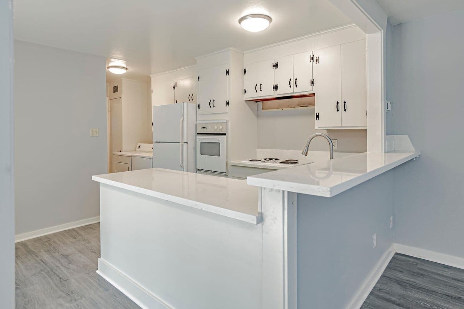 Davis Apartment: 543 545 547 I Street