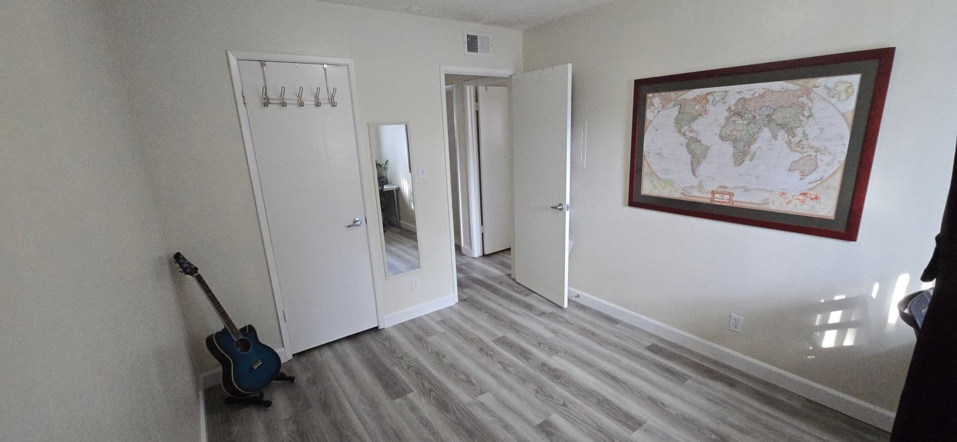 Davis Condo: 1901 Donner Ave #4