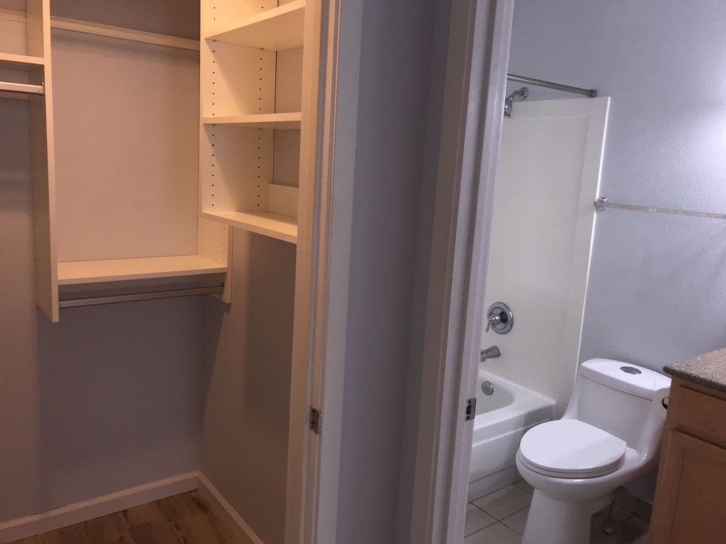 Davis House: 909 Alvarado Avenue #12